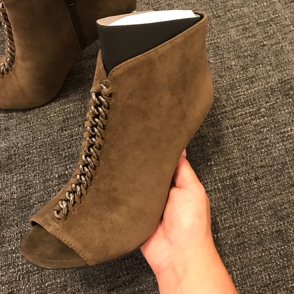 BRAND NEW Hunter Green Coach Peeptoe Heel Booties - Picture 2 of 7